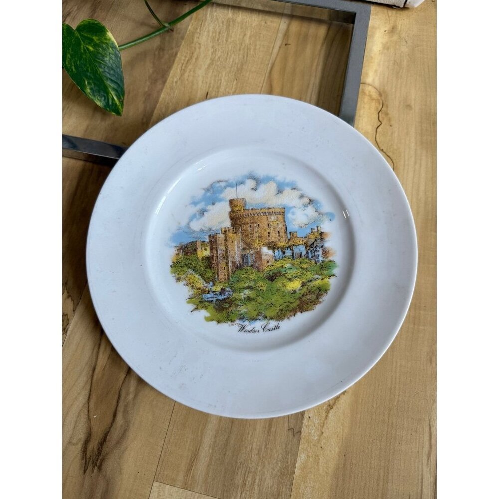 Vintage Windsor Castle Souvenir Plate – James Gerard London